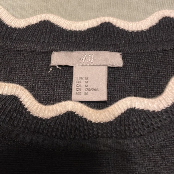 H&M Ladies Top. - Picture 7 of 9